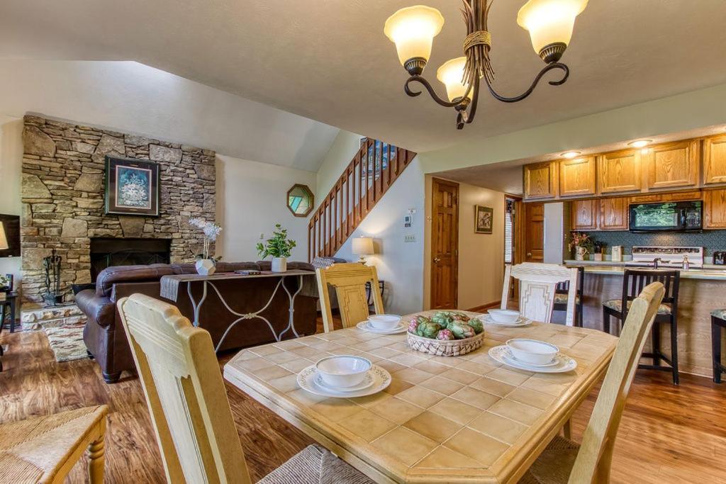 Serenity Heights, Amazing Views, Hot Tub Pool Access, 1089 Free Tickets Each Paid Day, Dollywood Gatlinburg Dış mekan fotoğraf