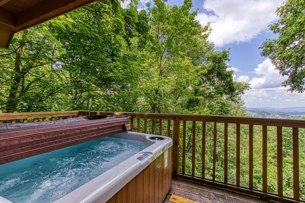 Serenity Heights, Amazing Views, Hot Tub Pool Access, 1089 Free Tickets Each Paid Day, Dollywood Gatlinburg Dış mekan fotoğraf